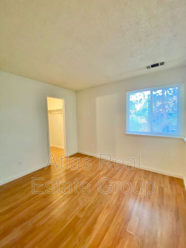 Building Photo - 851 S Uravan Ct
