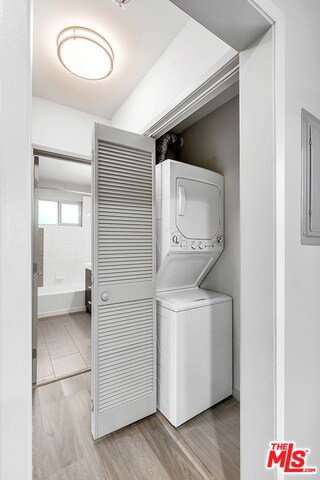 Building Photo - 1837 N La Brea Ave