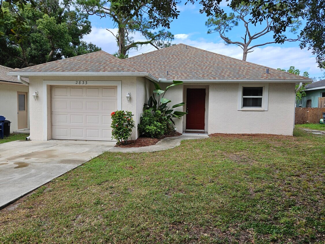 Foto principal - 2833 Stoneland Ln