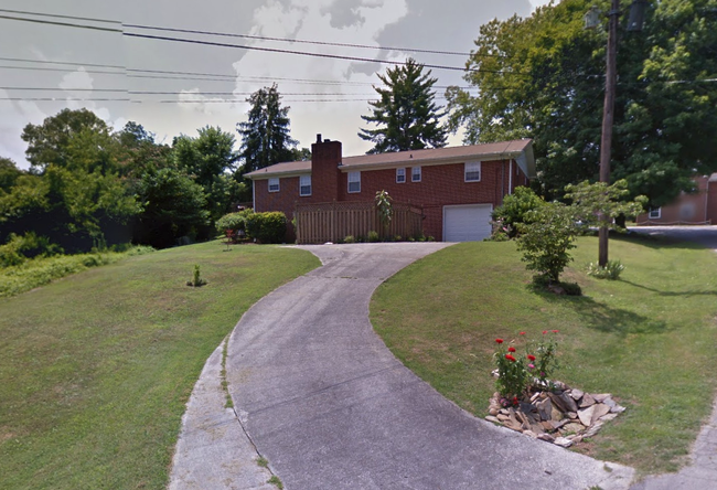 Building Photo - 4625 Logans Chapel Rd