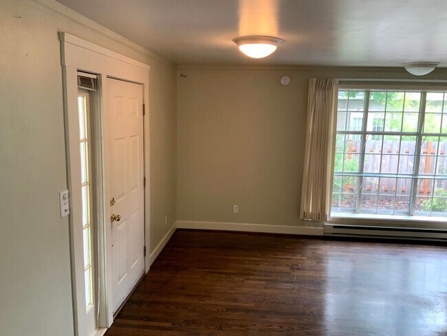 Foto del edificio - 1 Bedroom Bungalow in Downtown Eugene