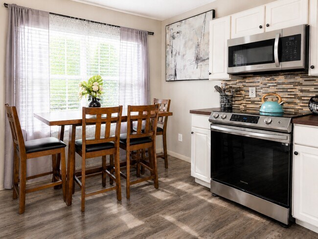 Foto del edificio - 11 Regency Ln