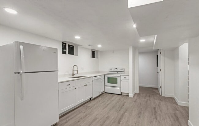 Building Photo - 2664 Brinker Ave