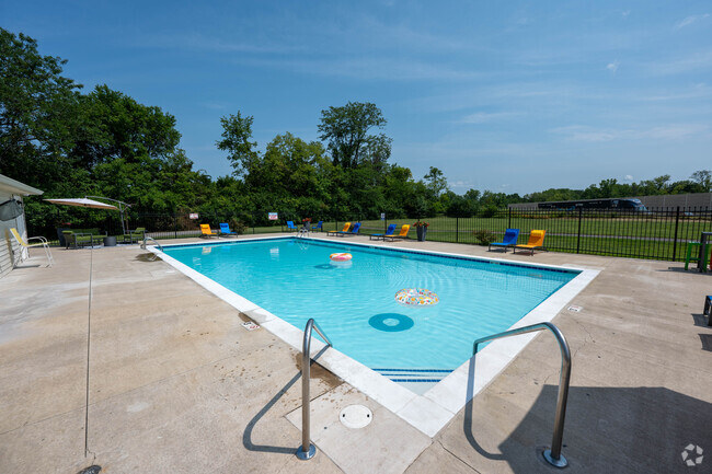 Piscina - Horizons Apartments