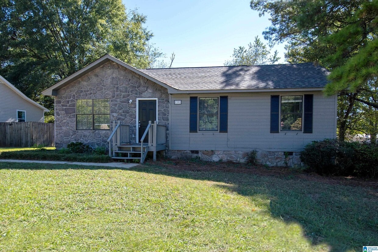 Primary Photo - 2392 Zinnia Dr