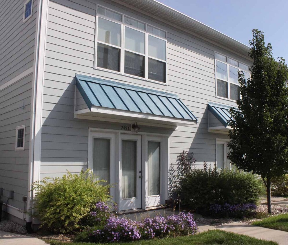 Primary Photo - 245 Lake Ave