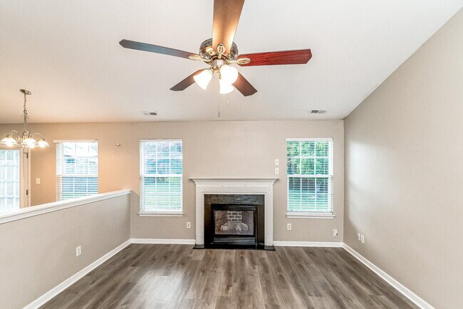 Foto del edificio - 4205 Springfield Creek Dr