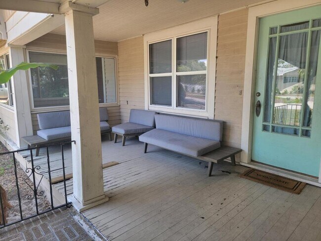 Foto del edificio - 2207 Florida Ave S