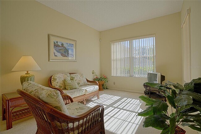 Foto del edificio - 5410 Dahlia Reserve Dr