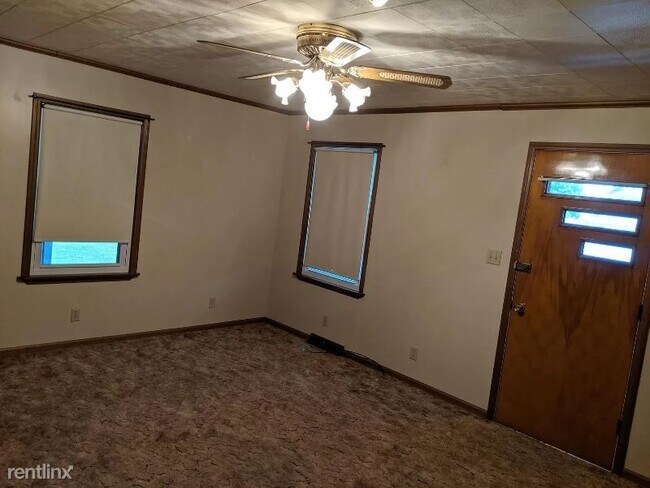 Foto del edificio - 2 br, 1 bath Apartment - 10 First Street