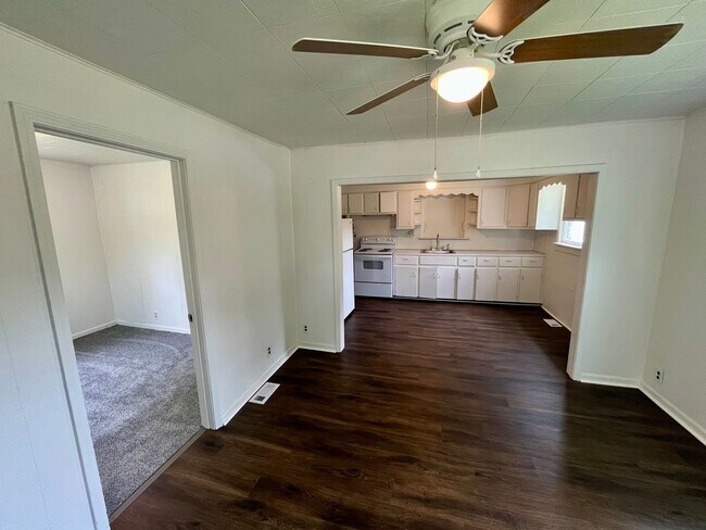 Foto del edificio - 3 Bed | 1 Bath | House