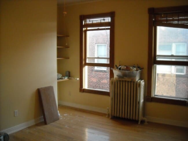 Building Photo - 2404 Dupont Ave S