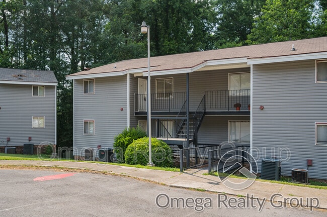 Building Photo - 1600 14th Ave E