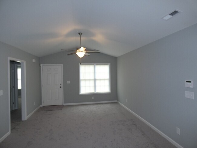 Building Photo - 3 Bedroom/2 Bath One Story House