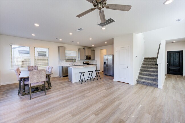 Building Photo - 31918 Holland Arbor Trl