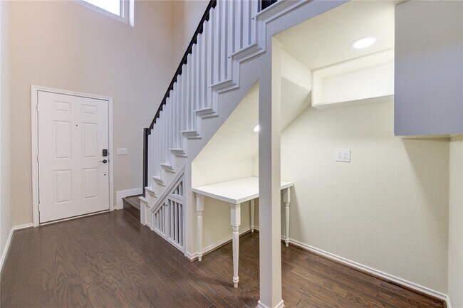 Building Photo - 4005 Starbright St