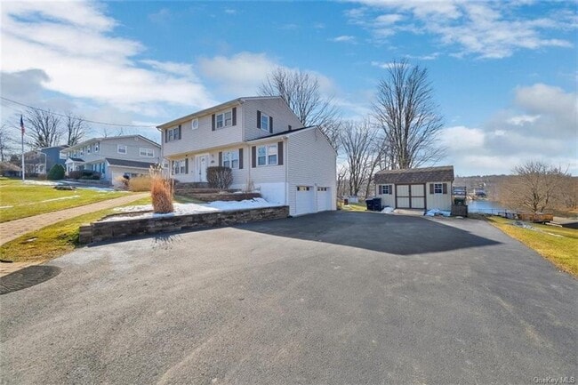 Building Photo - 129 Pine Tree Rd