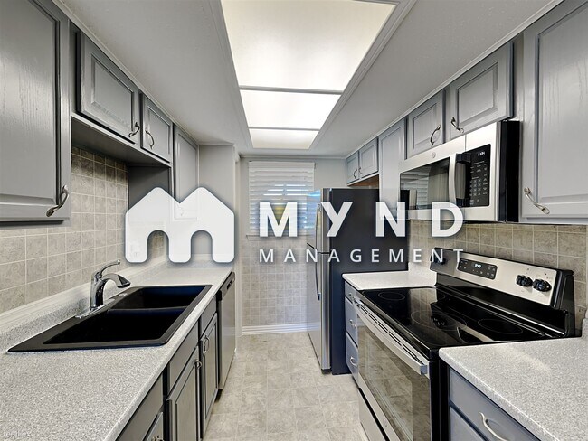 Foto del edificio - 3 br, 1.5 bath House - 1521 Madera Dr