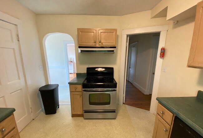 Building Photo - 20 Manet Rd