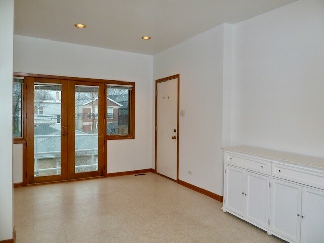 Foto del edificio - 3733 N Oakley Ave