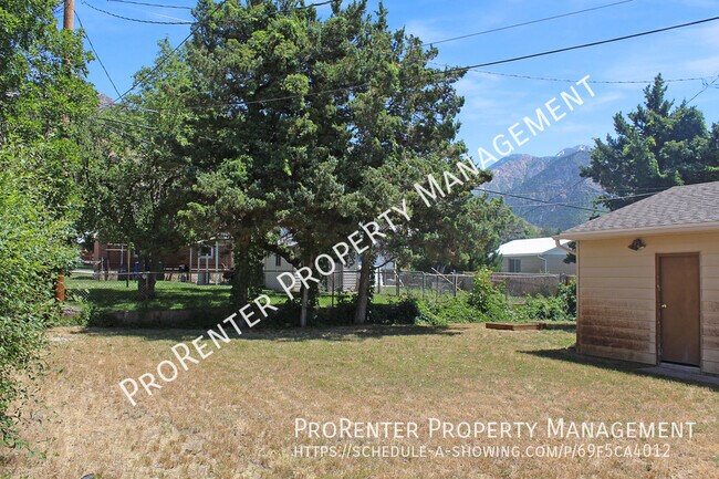 Building Photo - Spacious 4 Bed, 2 Bath Ogden Home