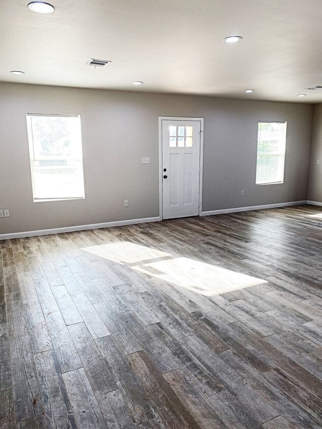 Foto principal - 380 Bower Rd