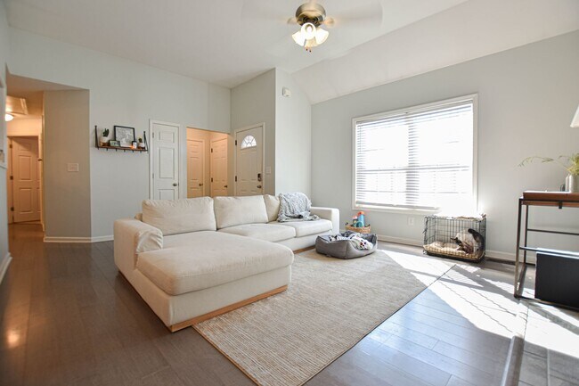 Foto del edificio - Pet Friendly Three Bedroom!