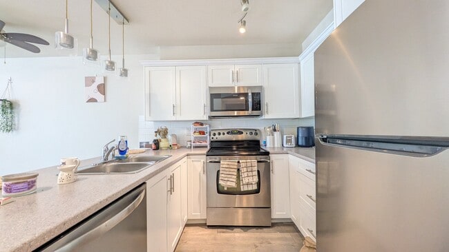 Building Photo - 9422 Victor St