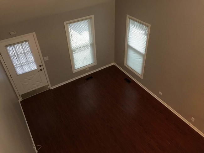 Building Photo - 1225 Riverwood Dr