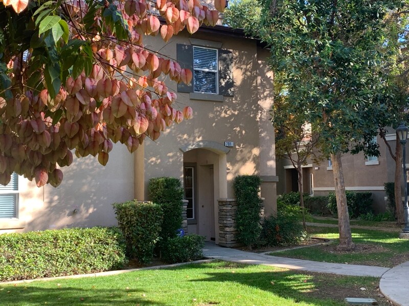 26337 Arboretum Way, Murrieta, CA 92563 Townhouse for Rent in