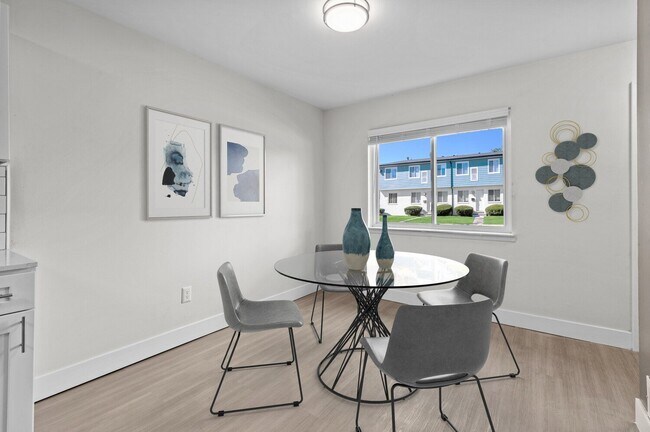 Foto del edificio - The Townhomes of Canton