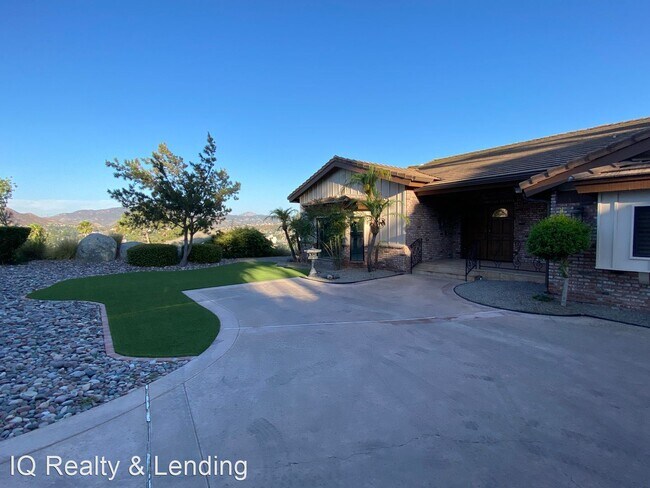 Building Photo - 4 br, 3.5 bath House - 1421 Fuerte Heights Ln