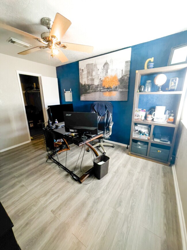 Office - 2148 Hazlitt Dr