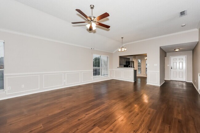 Foto del edificio - 2844 Claremont Dr
