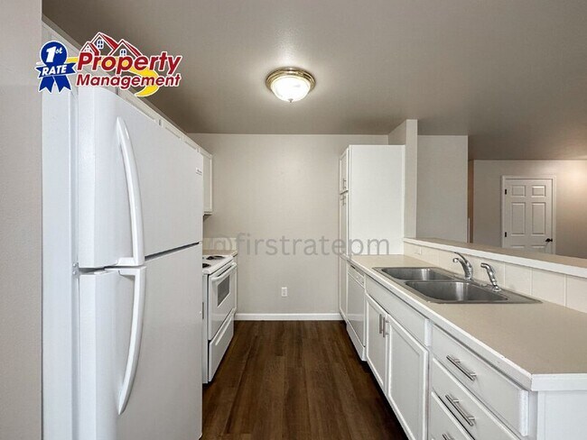 Foto del edificio - 10154 W Garverdale Ln