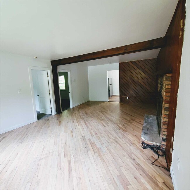 Building Photo - 32 Bircher Ave