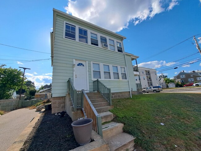 side of house and side entrance - 440 Kelley St