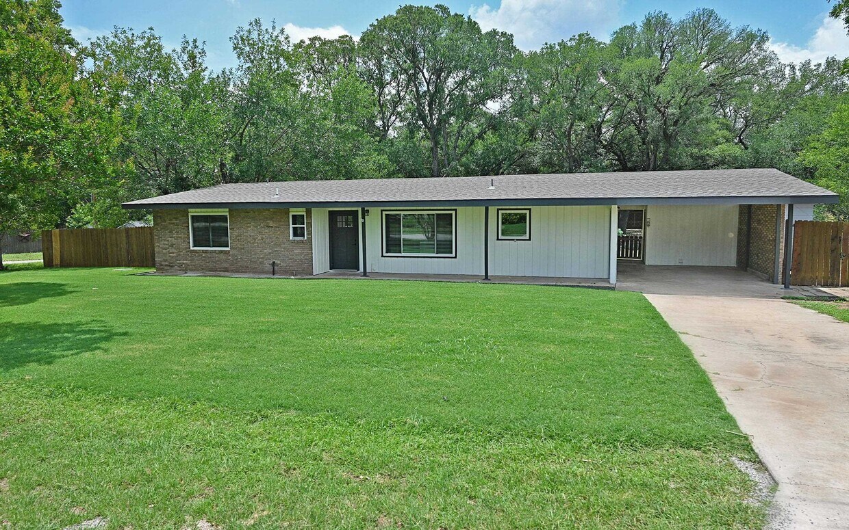 Foto principal - 5204 Bedford St