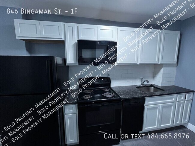 Building Photo - 846 Bingaman St