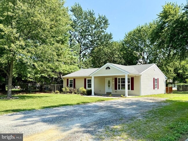 Building Photo - 105 Walnut Dr