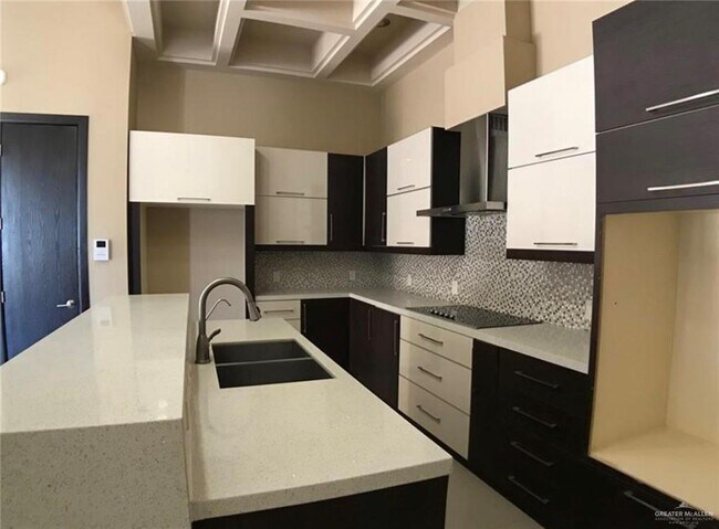 Foto del edificio - 4701 Sweetwater Ave