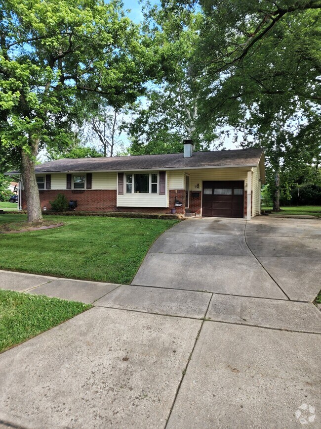 Model City Apartments for Rent with Hardwood Floors Cincinnati, OH