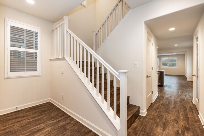 Foto del edificio - Village at Los Carneros 5 bdrm / 3 bth Hom...