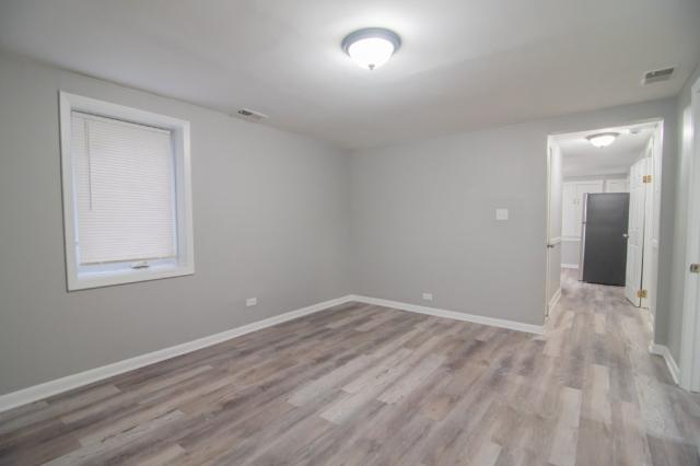 Building Photo - 1 bedroom in BERWYN IL 60402