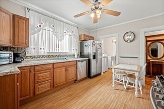 Building Photo - 154 Glen St