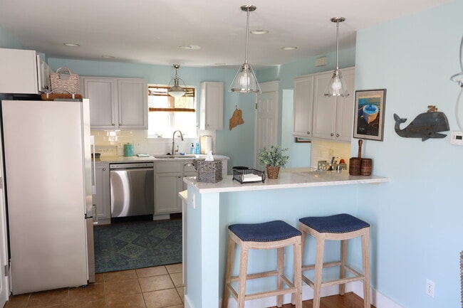 Kitchen - 46 Hillside Ave