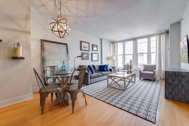 Foto del edificio - 1125 Maxwell Ln