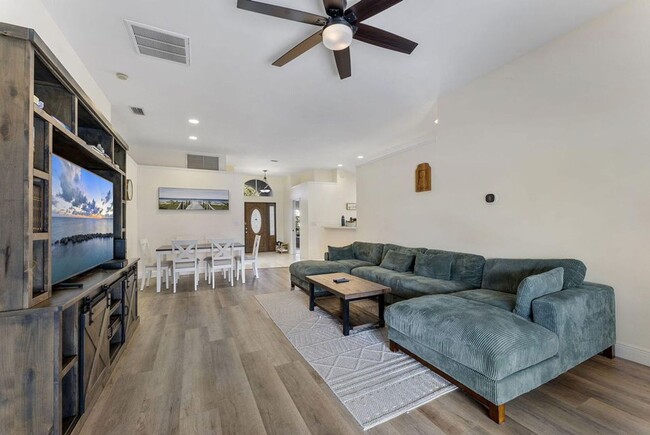 Foto del edificio - 107 Meadowlands Dr