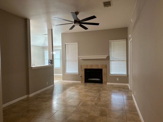 Building Photo - 814 Red River Ln