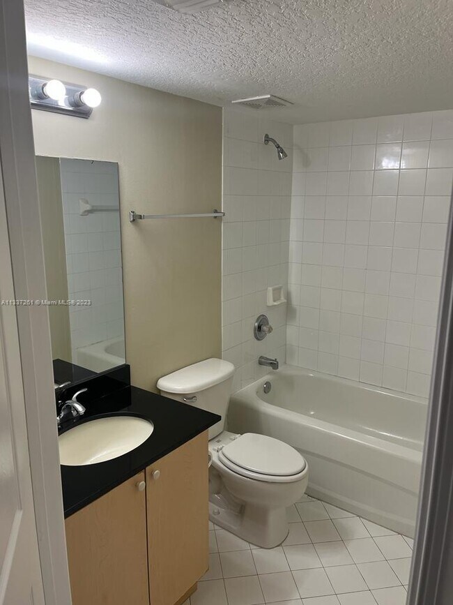 Foto del edificio - 3508 Briar Bay Blvd